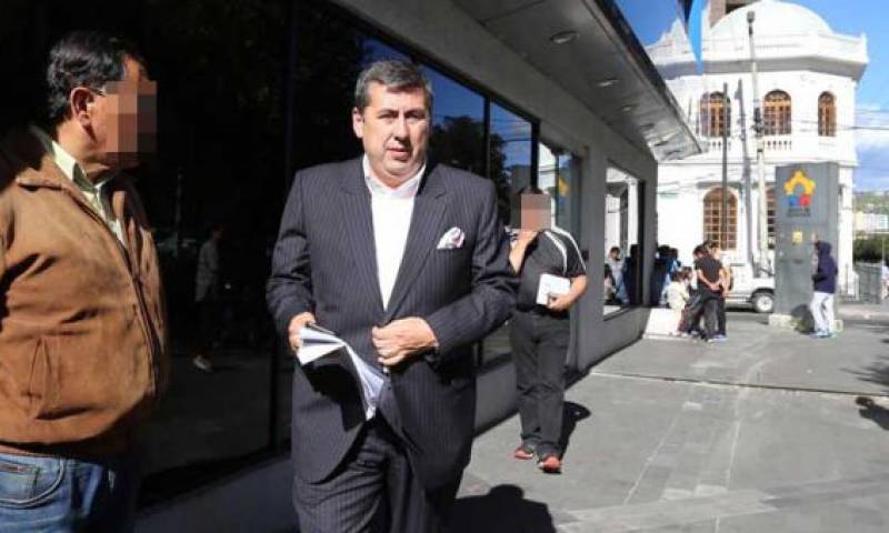 Gustavo García, abogado de la exasesora de Rafael Correa Pamela M., llegó a la Unidad de Flagrancias en Quito, este domingo 5 de mayo del 2019. Foto: El Comercio