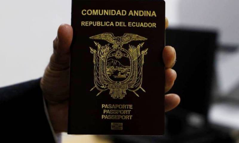 El pasaporte ecuatoriano tiene una validez por seis años y para este 2024 tendrá un costo de $90 dólares./ Foto: El Oriente