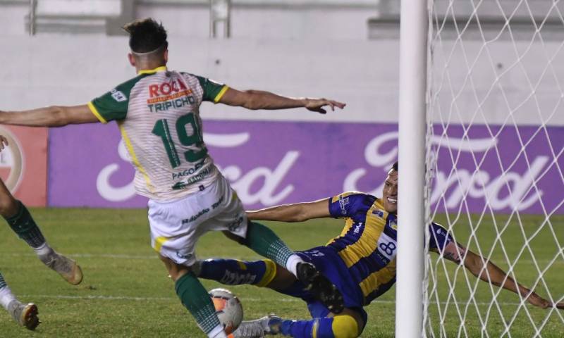 Delfín goleó en Manta y sigue con vida en la Copa / Foto: EFE
