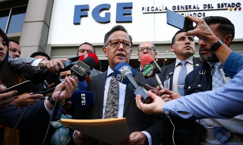 El Secretario Nacional de Seguridad Pública, Diego Ordónez, presentó la denuncia en la Fiscalía previo a dejarla, este mismo miércoles, ante el Consejo de la Judicatura / Foto: EFE