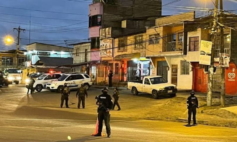 Dos carros bomba estallaron en Esmeraldas / Foto: cortesía Policía Nacional