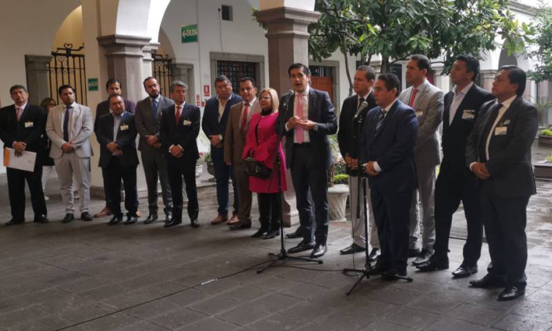 El ministro de Finanzas, Richard Martínez, durante la reunión con la Asociación de Municipalidades del Ecuador (AME), el 12 de noviembre de 2019. - Foto: Jonathan Machado