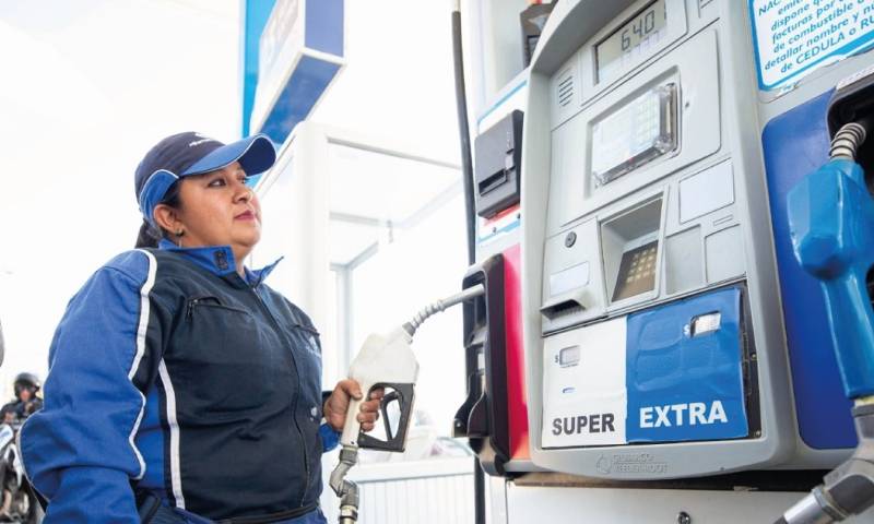 La gasolina Súper (92 octanos) será reemplazada por la nueva Súper Premium (95 octanos). El precio será el mismo: $ 4,27 por galón, según Petroecuador / Foto: cortesía Petroecuador