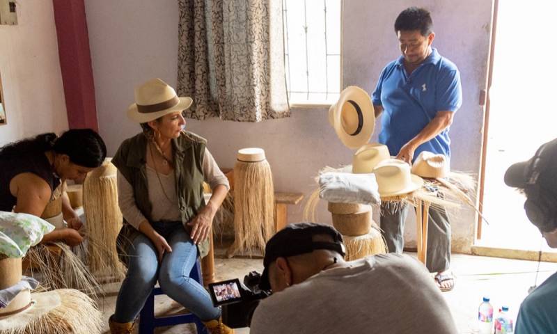 El reportaje se enfocará en los botones de tagua, la leche de coco y el sombrero de paja toquilla / Foto: cortesía Ministerio de Turismo 