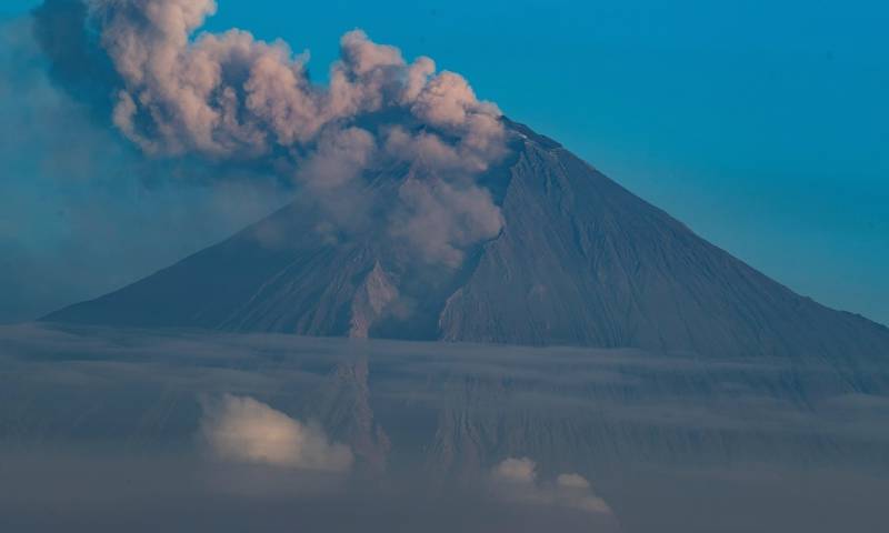 Volcán Sangay en erupción  / Foto: EFE