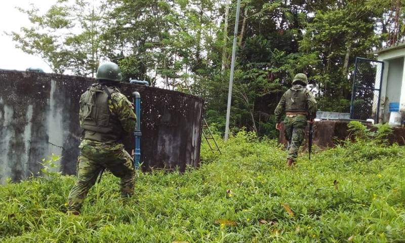 Las Fuerzas Armadas de Ecuador intensificaron este jueves su presencia en la frontera con Colombia / Foto: cortesía Fuerzas Armadas