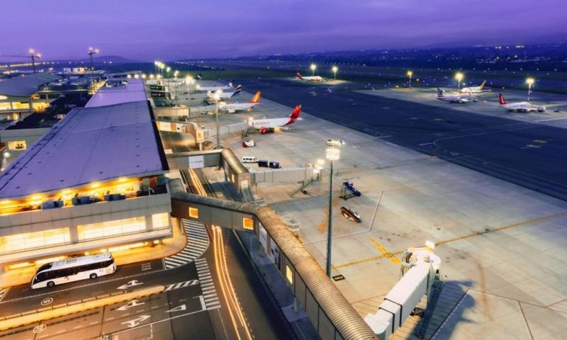  Los trabajos de mantenimiento abarcarán aproximadamente 70,275 metros cuadrados en la pista / Foto: cortesía Quiport