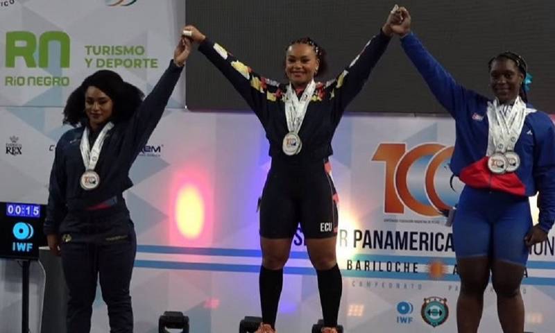 Neisi Dajomes y Tamara Salazar mantuvieron un duelo apasionante en el Panamericano de Levantamiento de Pesas/ Foto: Cortesía Deporte Total
