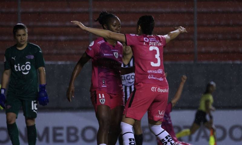 El gol de Carina Caicedo llegó en el minuto 88, cuando el partido parecía ya condenado a terminar sin goles / Foto: cortesía DragonasIDV