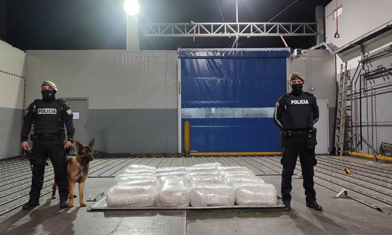 Una tonelada de cocaína fue hallada dentro de contenedor en aeropuerto de Quito / Foto: cortesía Policía Nacional
