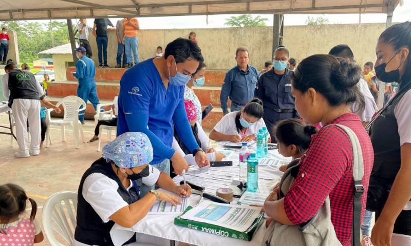 Fueron 315 brigadas médicas en las categorías de salud integral, visitas domiciliarias, salud escolar, atención comunitaria, control de vectores y vacunación / Foto: cortesía Petrocuador