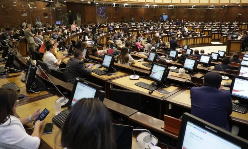 Los asambleístas continuaron el debate, ahora centrado sobre si el exmandatario debe ser censurado cuando ya no está en funciones / Foto: cortesía Asamblea Nacional 