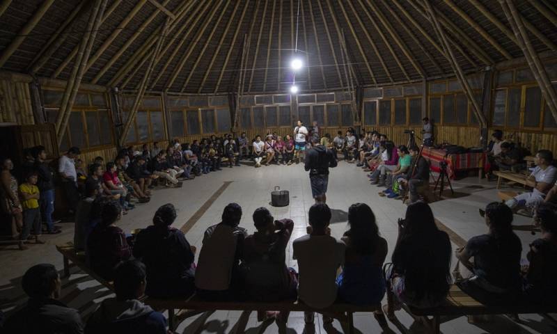 Los líderes de Sarayaku y de las principales organizaciones indígenas de Ecuador y de Suramérica celebraron el reciente fallo/ Foto: cortesía  EFE