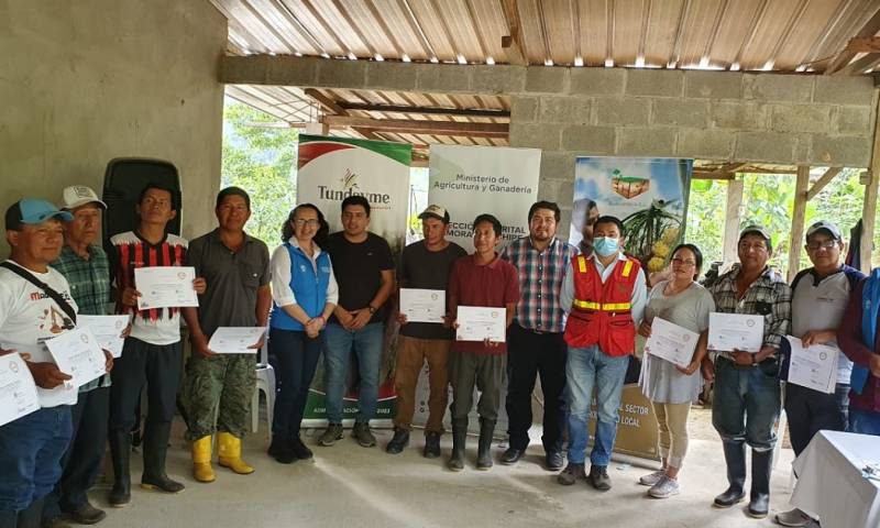 13 productores de la agricultura familiar campesina, dedicados al cultivo de maíz, se graduaron en la Comunidad de Aprendizaje / Foto: cortesía MAG