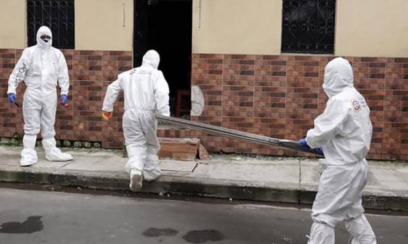 Desde el 23 de marzo se comenzaron a registrar las denuncias de familias para retirar cadáveres en los hogares. Foto: AFP