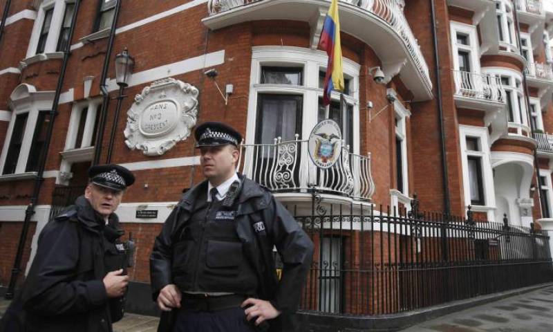 Dispone además que el resguardo se mantenga de manera normal como en el resto de embajadas ecuatorianas en el mundo. Foto: Expreso