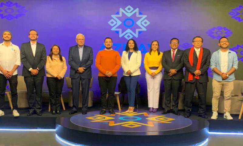 "De forma simultánea e histórica en el Ecuador, los candidatos a las Prefecturas de 17 provincias participan" en el Debate 2023 / Foto: cortesía CNE