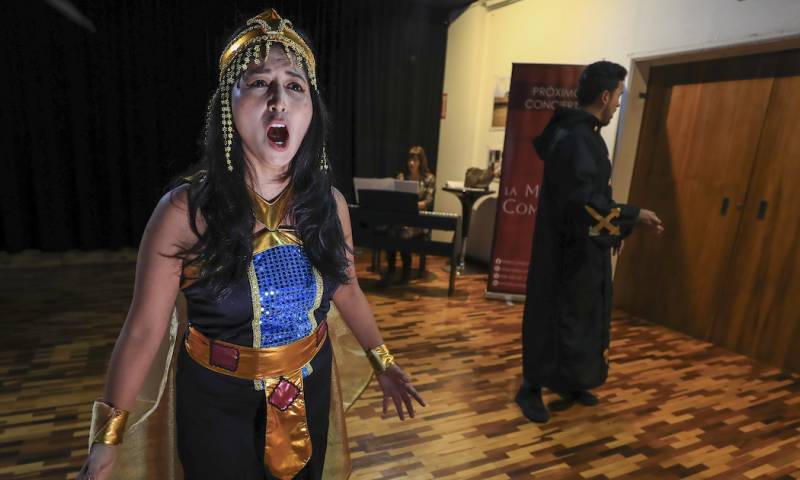 La intención de esta compañía de reciente nacimiento es que la ópera se vuelva a representar de manera habitual en Ecuador / Foto: EFE