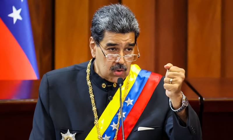 Maduro dio la orden al encargado de Negocios , Pedro Sassone, que vuelva a la nación caribeña / Foto: EFE
