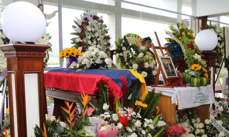  El funeral del teniente Jaime Cordones se llevó a cabo ayer en Quito / Foto: cortesía Ministerio de Defensa 
