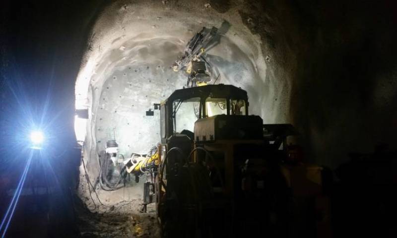 Los dos túneles de acceso a la mina subterránea son parte del proyecto Fruta del Norte. Foto: El Universo