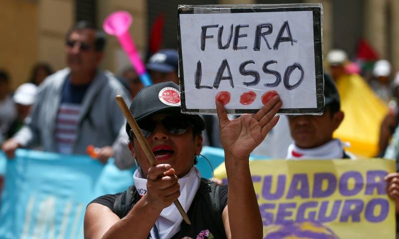 La principal marcha de los trabajadores en Quito recorrió varias calles antes de llegar a la Plaza de San Francisco, cerca de la casa de Gobierno / Foto: EFE