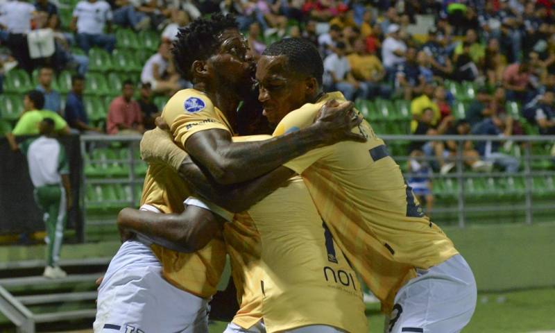 Universidad Católica sigue invicto y sumó 7 puntos en la Copa Sudamericana / Foto: EFE