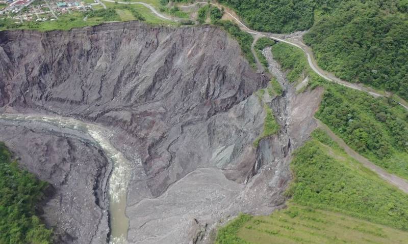 La erosión del río Coca obligó a cerrar la vía Quito-Lago Agrio / Foto: cortesía Ministerio de Obras Públicas