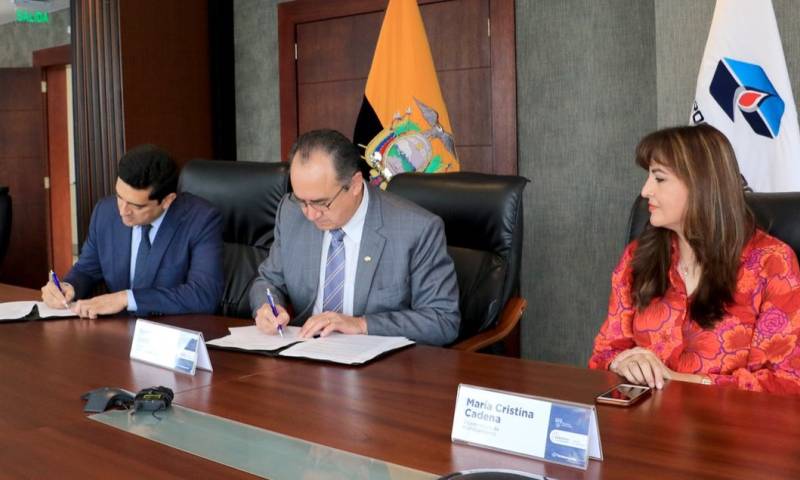 Petroecuador y Terpel firman contrato para productos derivados de petróleo / Foto: cortesía Petroecuador