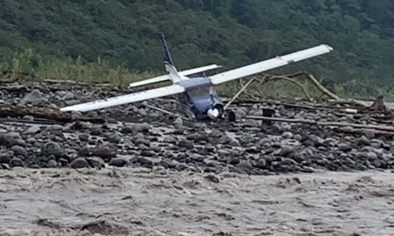  La avioneta se accidentó en una zona de difícil acceso en el río Upano / Foto: cortesía 